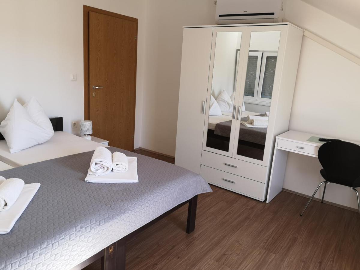 Dva Dukata Bed & Breakfast Biograd Na Moru Oda fotoğraf